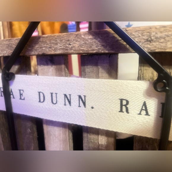 House shaped hanging display shelves - Picture 3 of 9